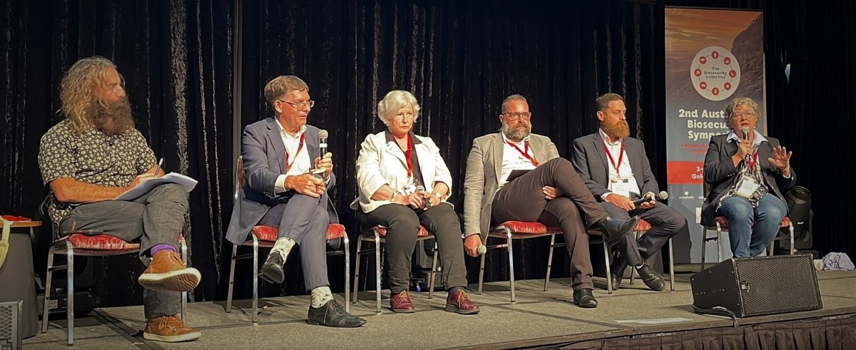 President of AgForce, Georgie Somerset speak with other panel members - photo by Animal Health Australia